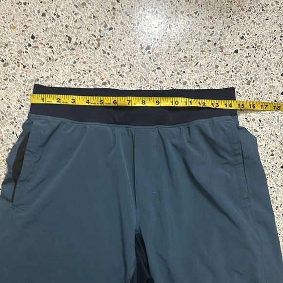 Lululemon The Short 9” black navy blue iron medium m shorts running - Picture 7 of 8